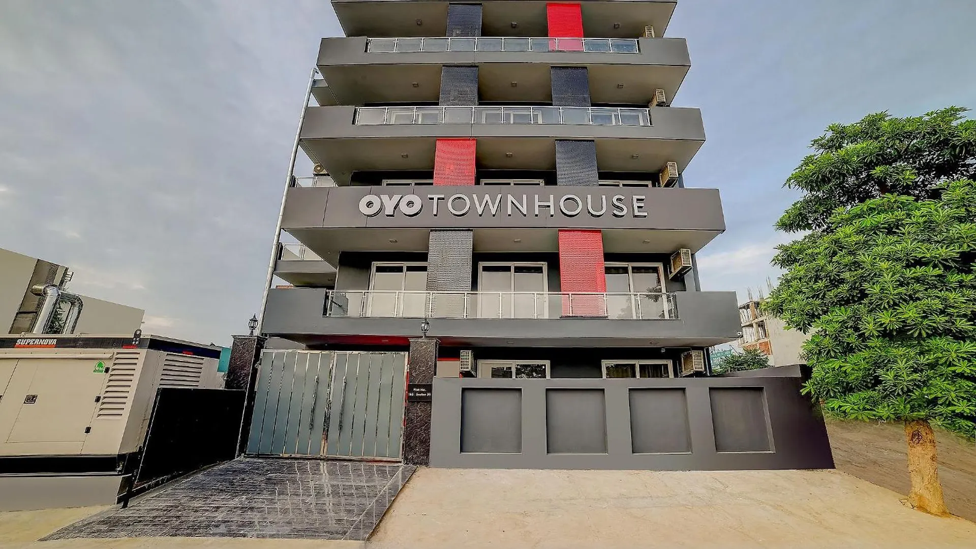 Townhouse Infinity Stays Gurgaon Hotel